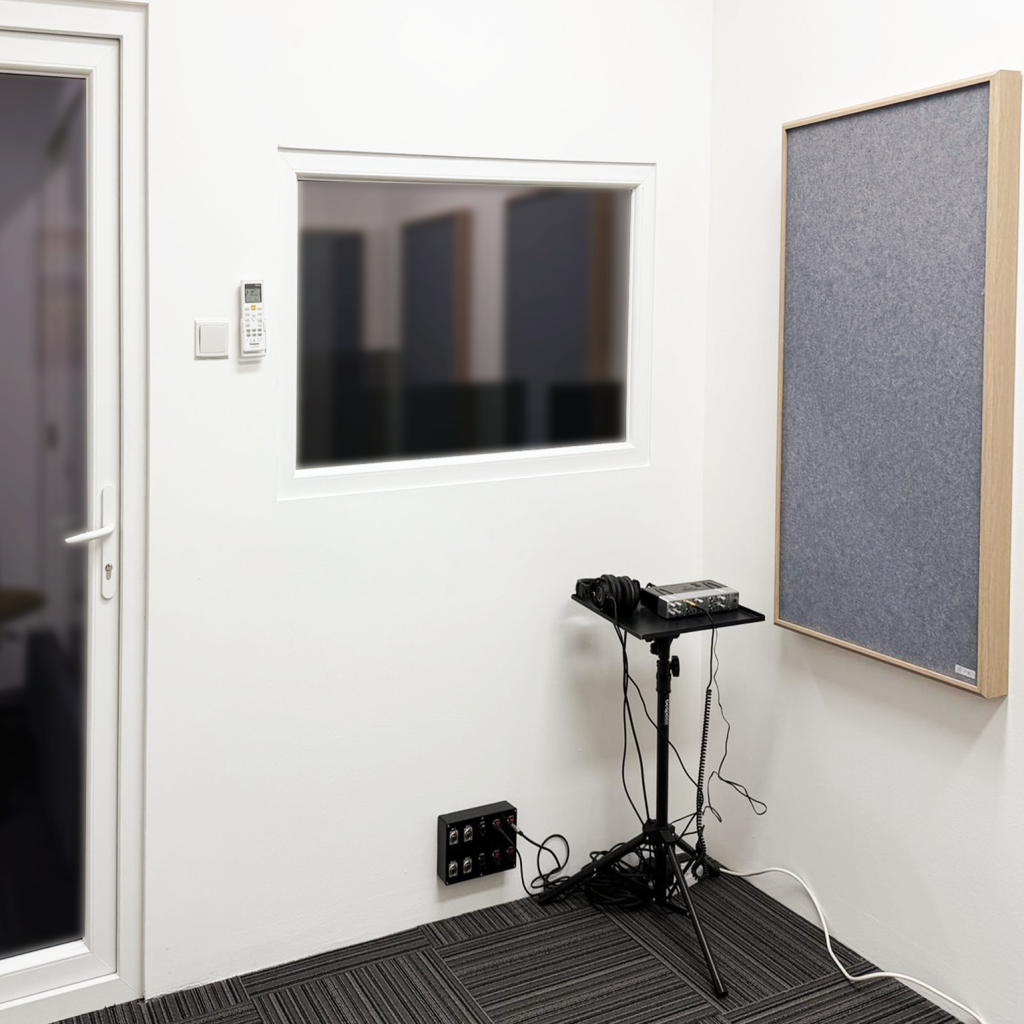 Studio picture4